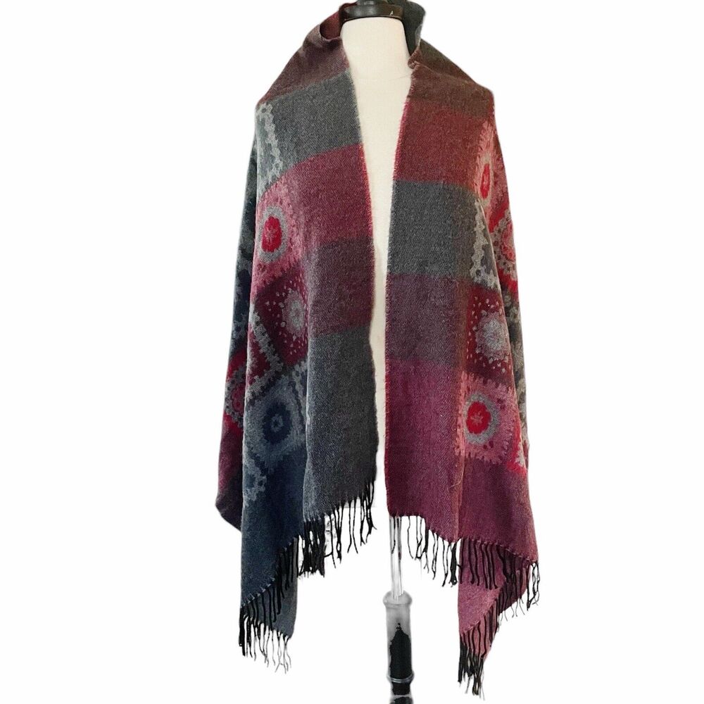 Betmar Scarf Shawl Lagenlook Bohemian Made In Italy 68x32 Gray Pink Reds Fringed